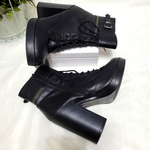 🔥Host Pick🔥F21 Boots - Picture 2 of 7